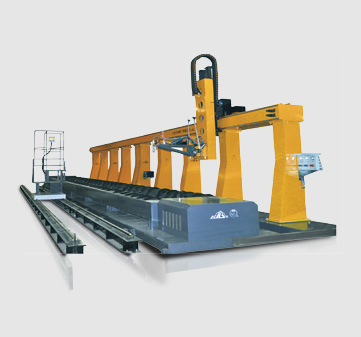 云顶集团CNCG系列大管径摩擦盘数控相贯线切割机