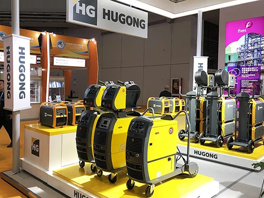 进博会首日云顶集团意大利CEA展位展品云顶集团CEA数字化焊机