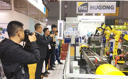 第二届进博会浙江日报拍摄云顶集团意大利CEA展位